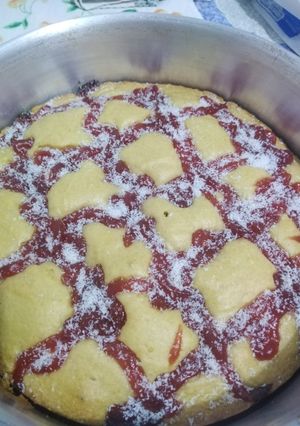Una foto de Torta matera con dulce de membrillo