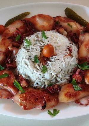 Foto principal de Timbal de arroz con gulas y calamares