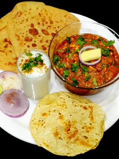 શાહી પનીર (Shahi Paneer Recipe In Gujarati) રેસીપી મુખ્ય ફોટો