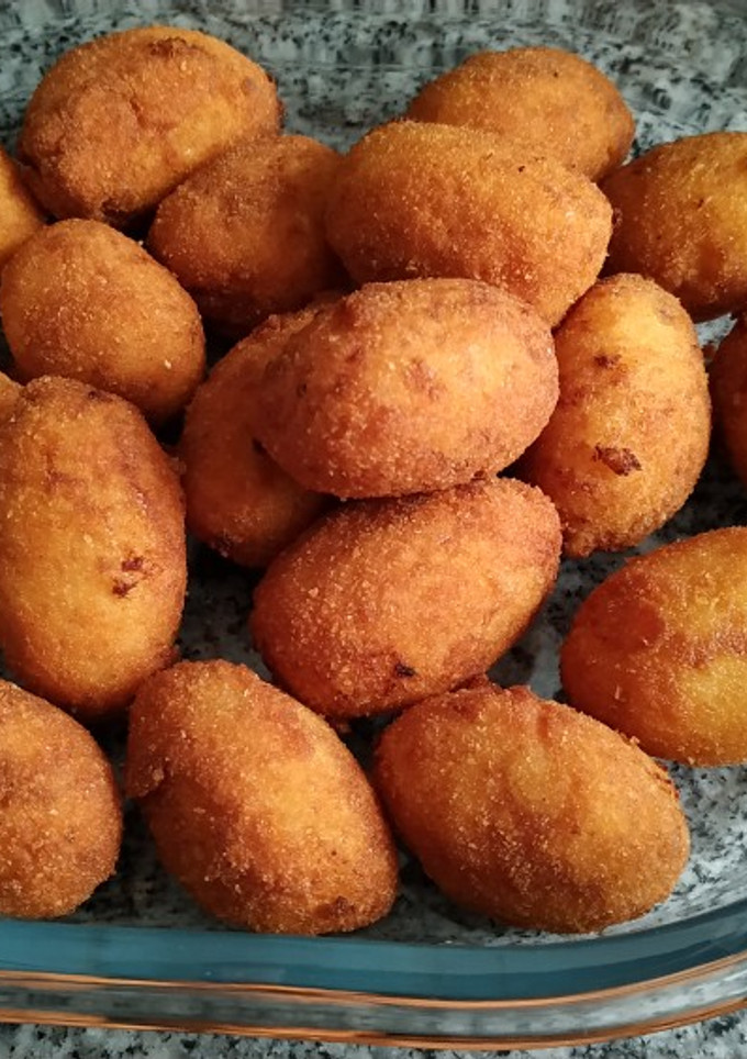 Una foto de Croquetas de bacalao y gambas