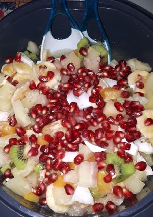 Trópusi gyümölcssaláta recept fotója