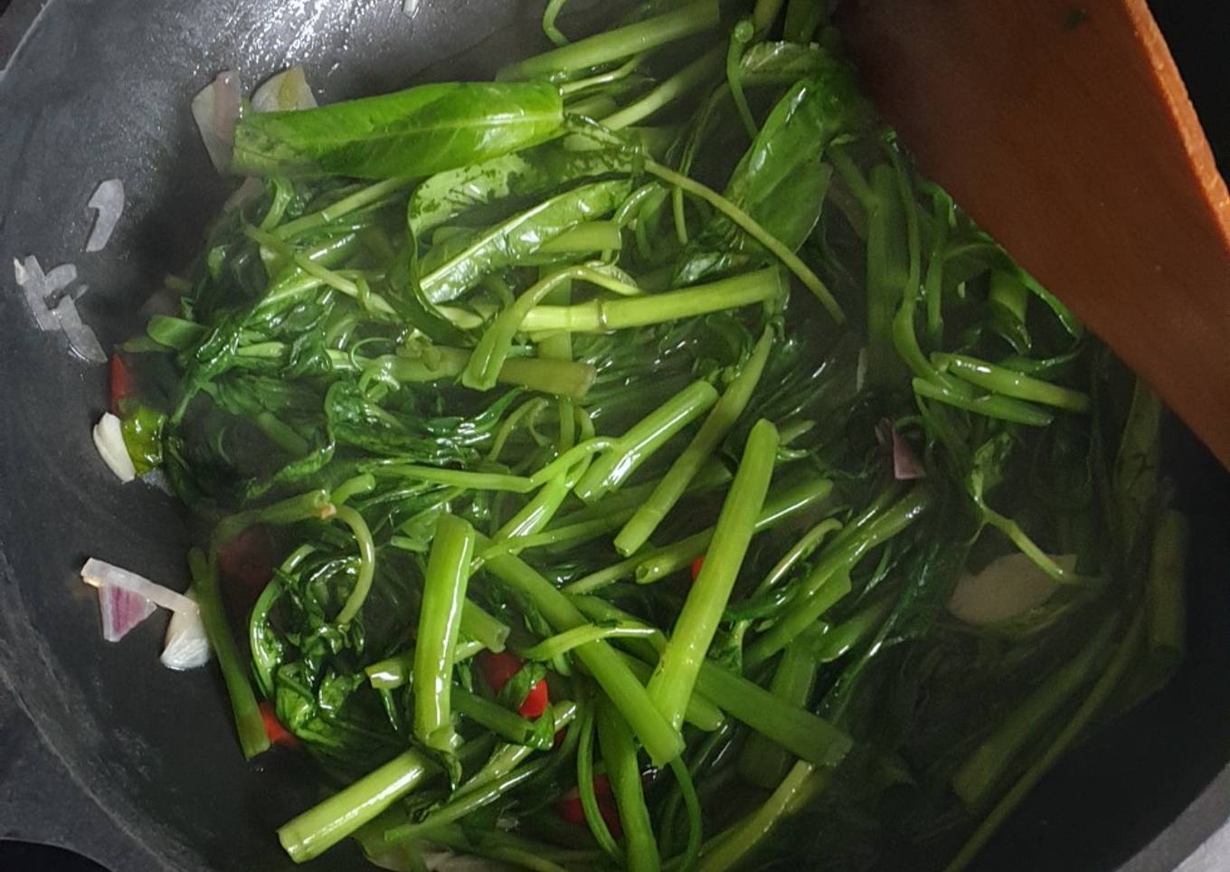 Tumis kangkung simple