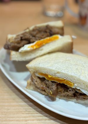 簡易版肉蛋吐司 的食譜成品照片