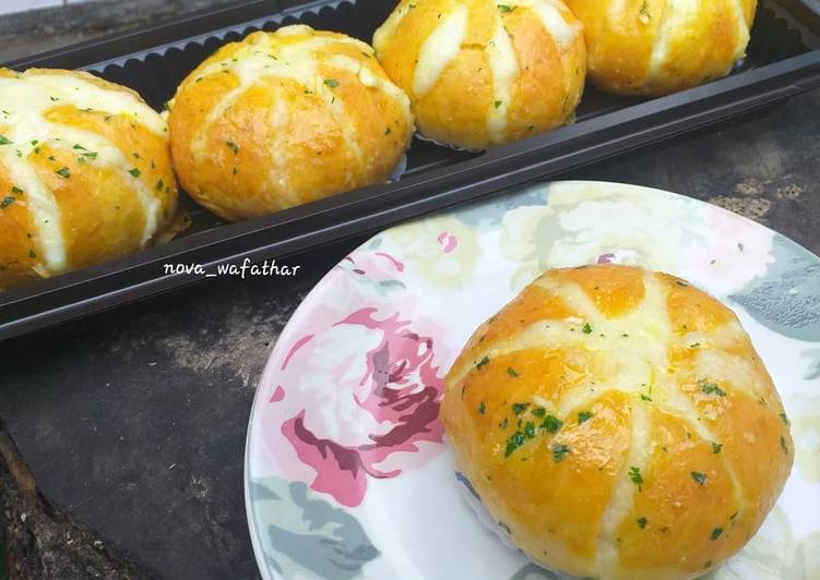 Bumbu Korean cheese Garlic bread | Langkah Membuat Korean cheese Garlic bread Yang Lezat Sekali