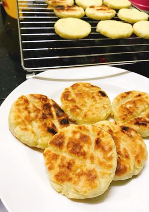 Hình của món Bánh Khoai Mì Nướng Than.