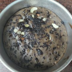A picture of Wheat Flour and barely flour nut cake.