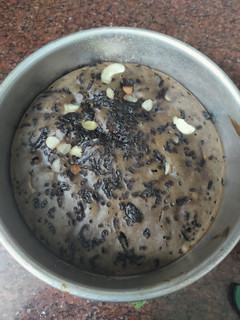 A picture of Wheat Flour and barely flour nut cake.