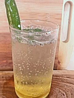 நன்னாரி மொஜிடோ (nannari mojito Recipe in Tamil) செய்முறை முக்கிய புகைப்படம்