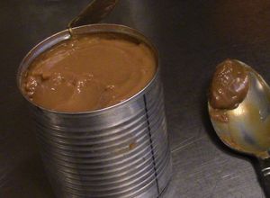Una foto de Como hacer dulce de leche con una lata de leche condensada