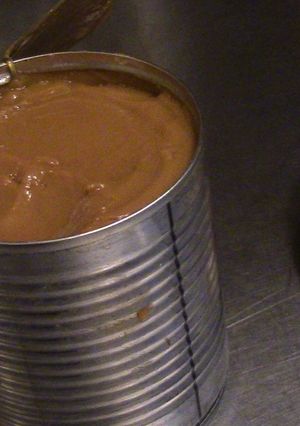 Una foto de Como hacer dulce de leche con una lata de leche condensada
