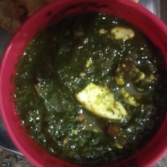 A picture of Palak paneer.