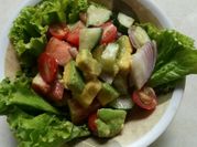 Gambar salad tomat alpukat