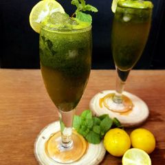 A picture of Mint Lemonade.
