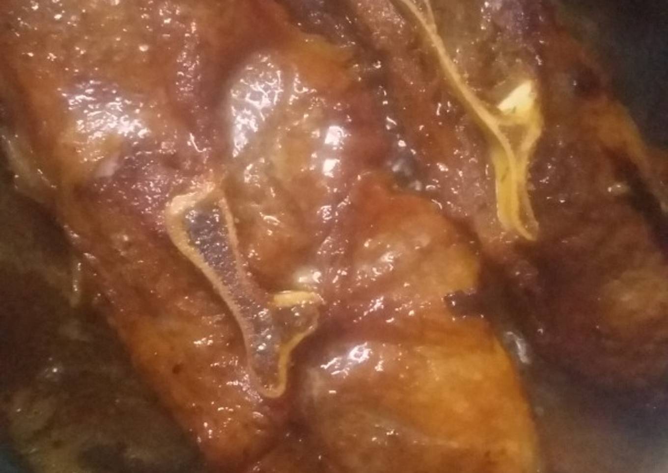 Chuletas caramelizadas con verduras al horno