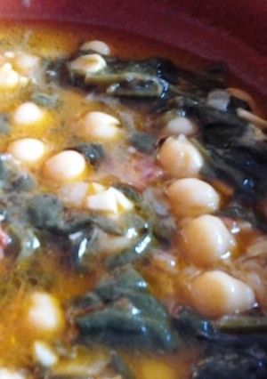 Una foto de Garbanzos con espinacas