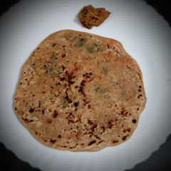 A picture of Radish coriander stuffed parathe.
