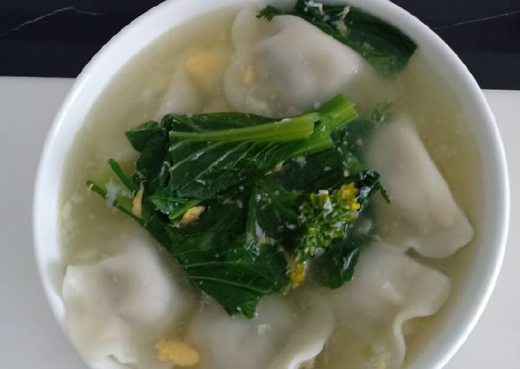 Dumpling soup