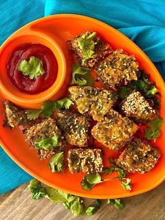 कोथिंबीर वडी (kothimbir vadi recipe in marathi) रेसिपी चे मुख्य फोटो