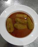 Stuff kusa - zucchini with red sauce