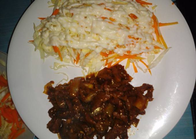 Daging sapi kurban teriyaki dan salad (ala hokben) minus taburan wijen simpel banget