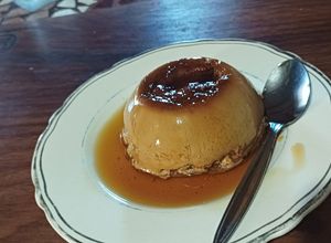 Una foto de Flan de café en taza