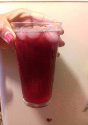 Una foto de Agua de Jamaica fresca