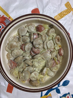 Una foto de Salchichas alemanas con queso light y cebolla