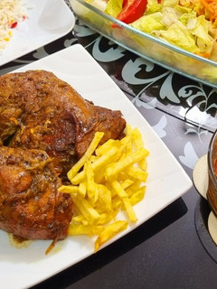 عکسی از دستور مرغ مجلسی با رب انار