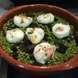 Arvejas con Prietas y huevo poche
