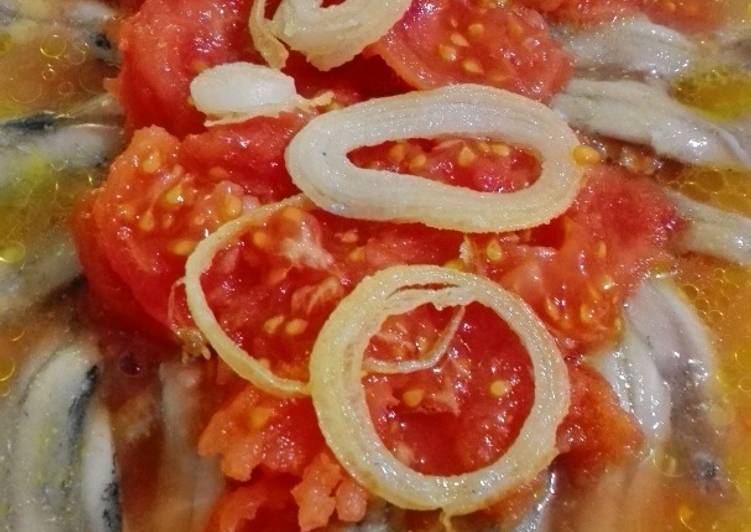 Lasaña de tomate y anchoas