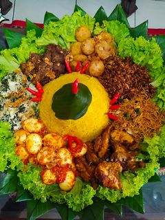 Foto resep Tumpeng Nasi Kuning Rice Cooker