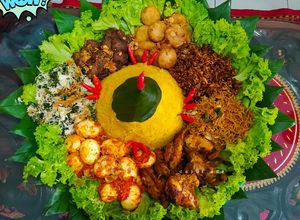 Foto resep Tumpeng Nasi Kuning Rice Cooker
