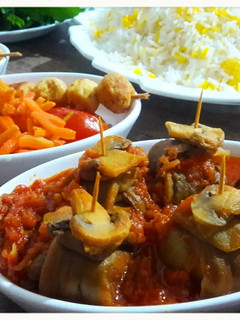عکسی از دستور خوراک بادمجون🍆گوجه🍅قارچ🍄