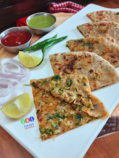 પનીર પરાઠા (Paneer Paratha recipe in Gujarati) રેસીપી મુખ્ય ફોટો