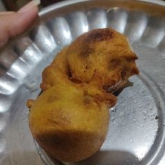 A picture of Crispy Aloo Bade.