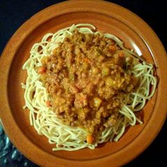 A picture of Barbeque mince and spaghetti.