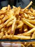 Papas fritas crocantes a caballo