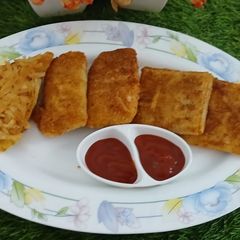 A picture of Chicken cheese corn crunchy box.