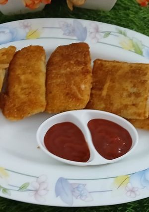 A picture of Chicken cheese corn crunchy box.