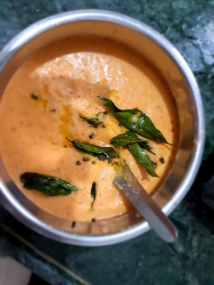 வர மிளகாய் சேர்த்த தேங்காய் சட்னி(red chilli coconut chutney recipe in tamil) செய்முறை முக்கிய புகைப்படம்