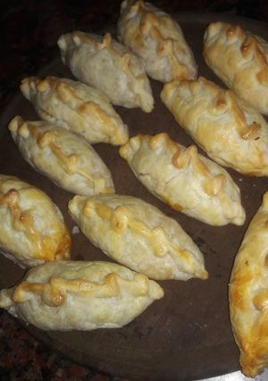 Una foto de Empanadas de pollo!