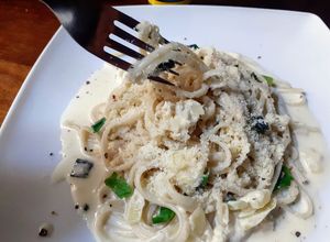 Una foto de Spaghetti con Crema de Queso al Verdeo
