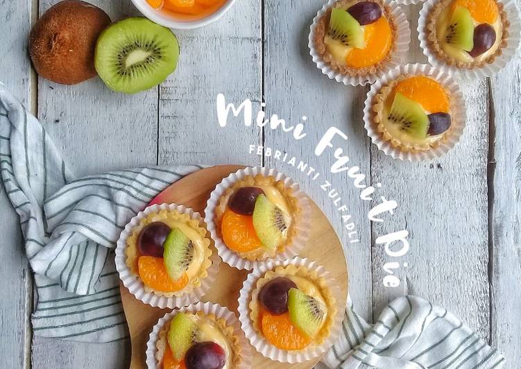 Bagaimana Menyiapkan Mini Fruit Pie yang Lezat Sekali