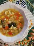 Sopa de verduras con fideos