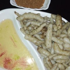 A picture of Rizga with yajin kuli.