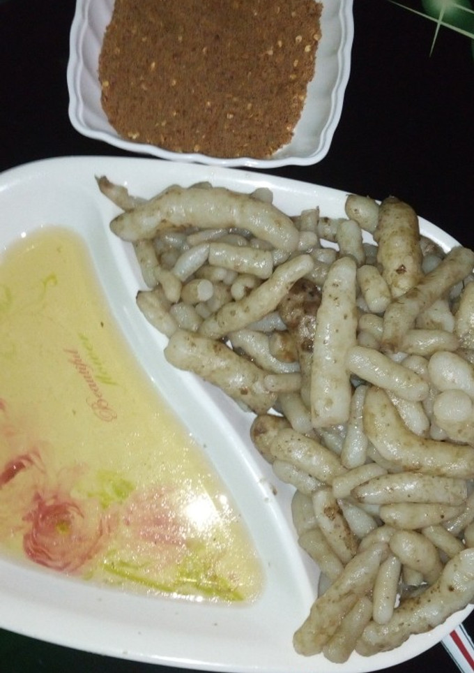 A picture of Rizga with yajin kuli.