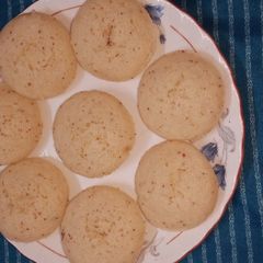 A picture of Semolina idli.