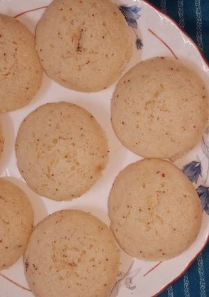 A picture of Semolina idli.
