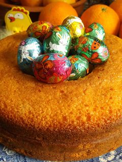 Una foto de Torta de maíz con naranja para Pascua