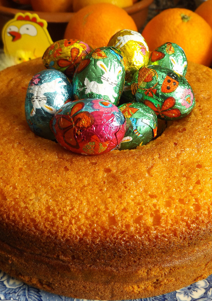 Una foto de Torta de maíz con naranja para Pascua